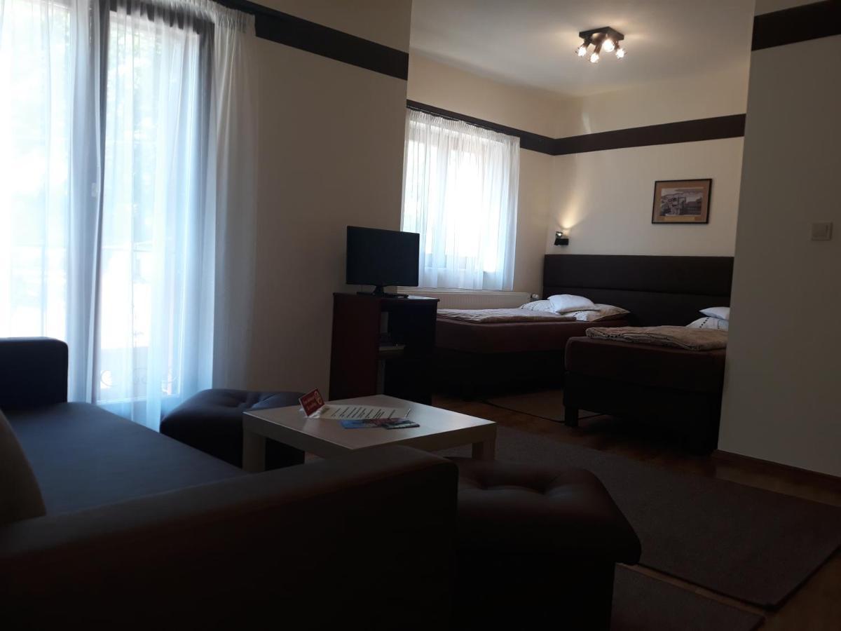 Decsi Vendeghaz Hotel Esztergom Luaran gambar