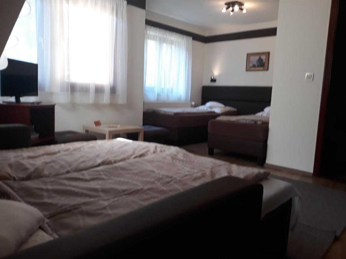 Decsi Vendeghaz Hotel Esztergom Luaran gambar